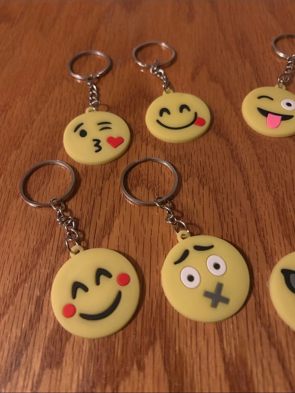 Set of 8 Yellow Emoji emoticon Keychains - Picture 3 of 3